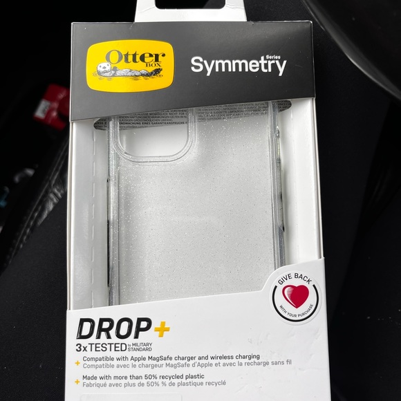 Otterbox case Iphone 13 - Picture 1 of 3